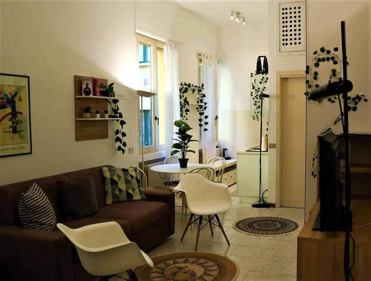 - La Casa Delle Meraviglie -Navigli Edition- ミラノ イタリア